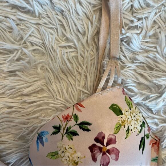 Victorias Secret push up bra - Picture 2 of 4